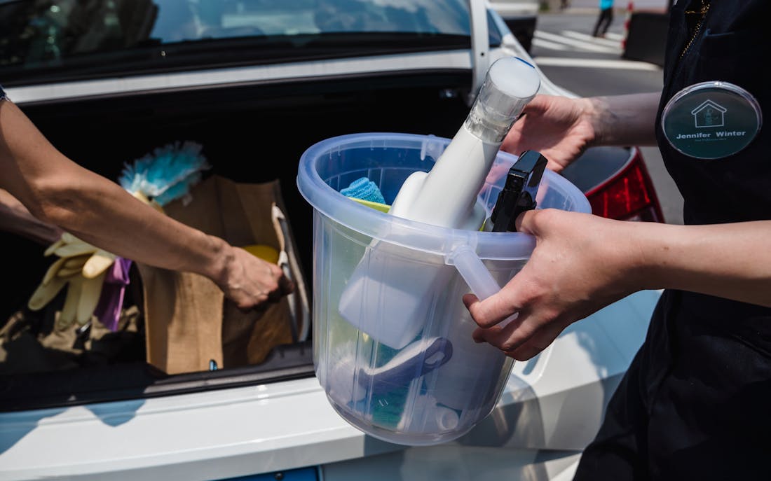 Entrega de productos de limpieza Mixi Cleaner